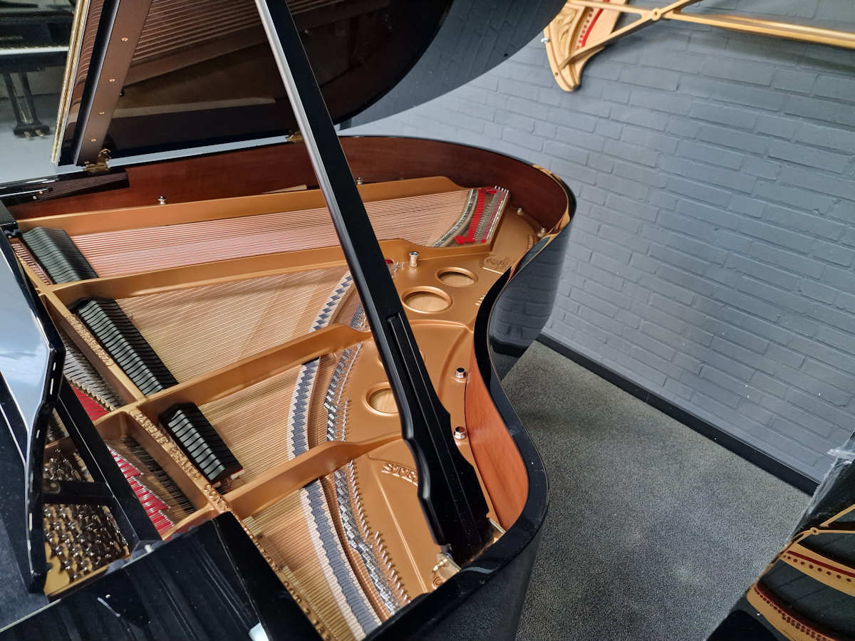 Steinway & Sons Model O – 180 cm
